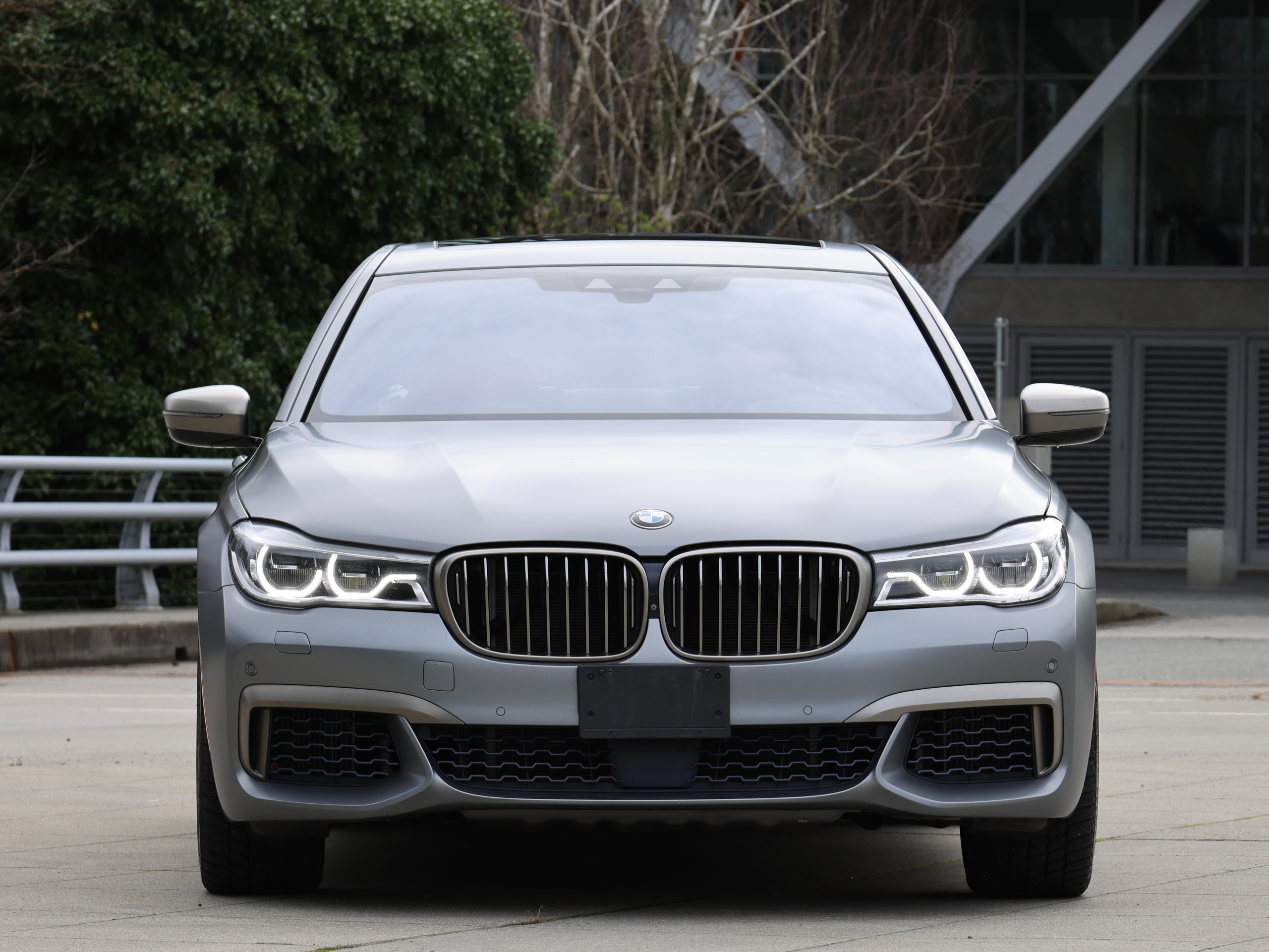 2018 BMW M760LI - Image 3